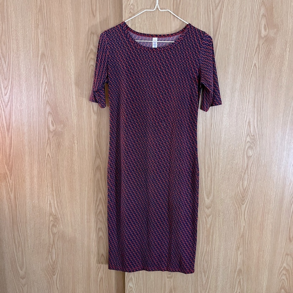 LuLaRoe Red/ Blue Geometric Pullover Crew Stretch Midi Dress